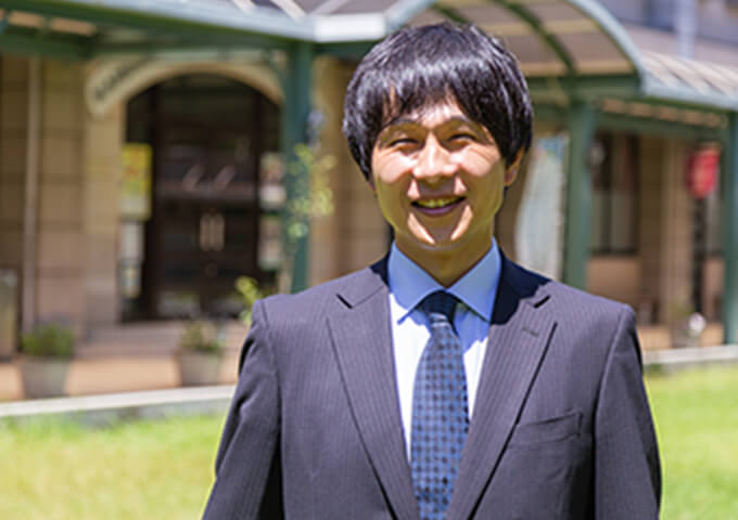 高等部文理科 科長 明日山浩行 教諭