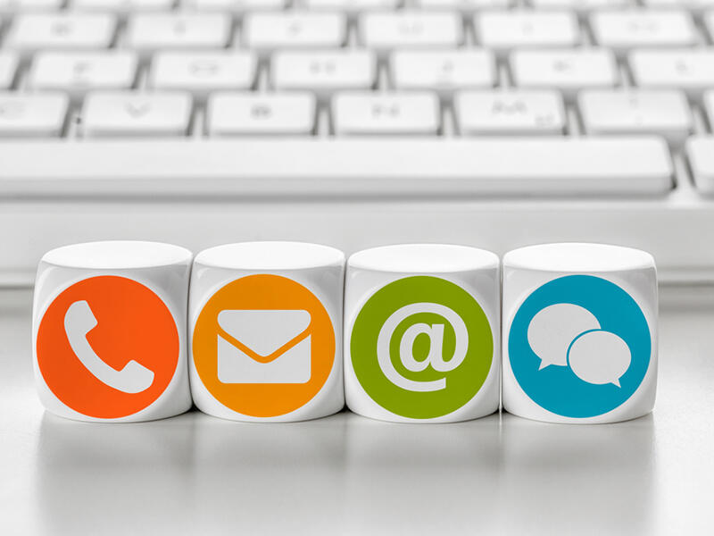 かしこまらず、スピーディー。 『チャット』をビジネスにも活用し、コミュニケーションをスムーズに。