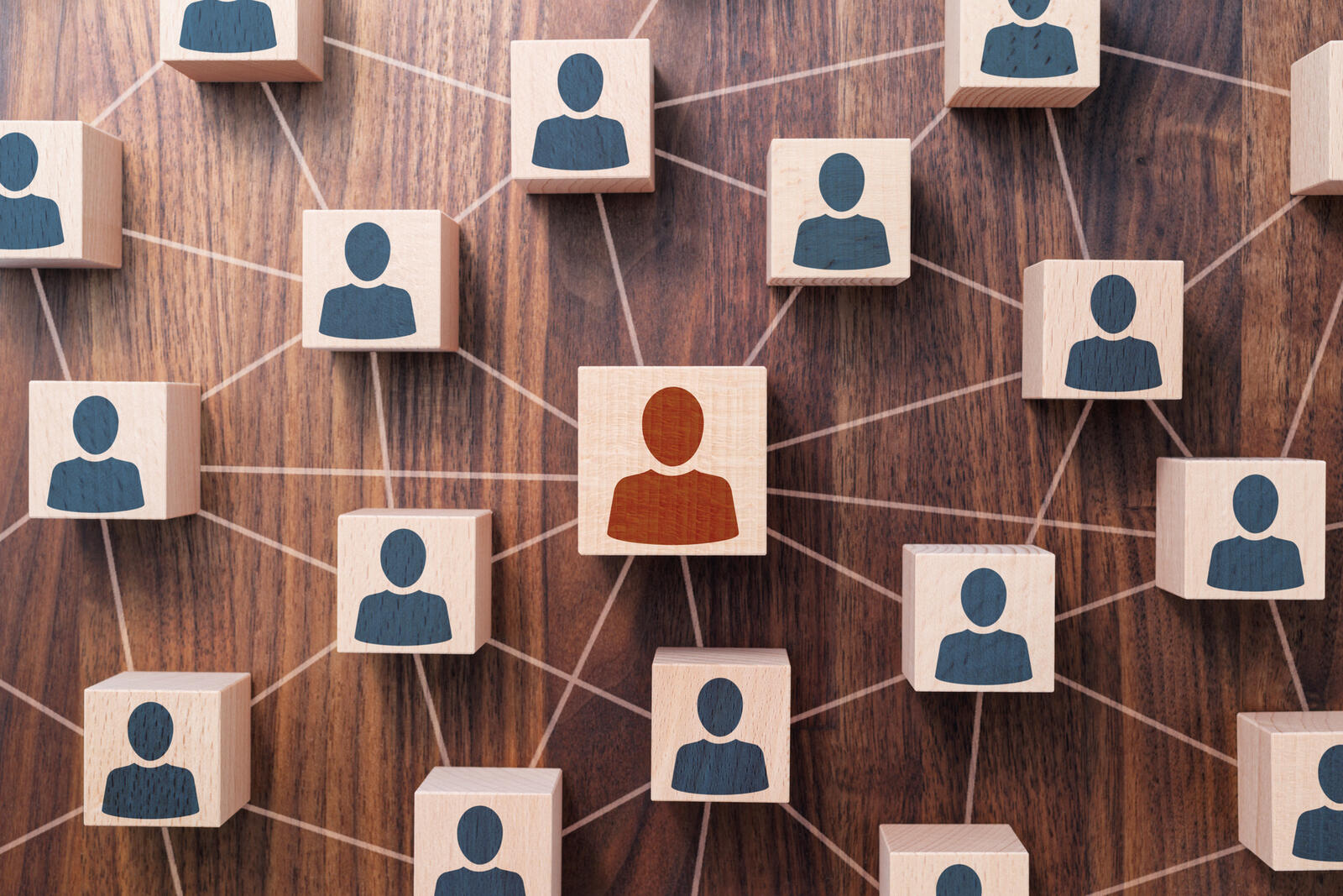 マネジメントとは?リーダーシップとの違いや求められるスキル、業務内容などを解説