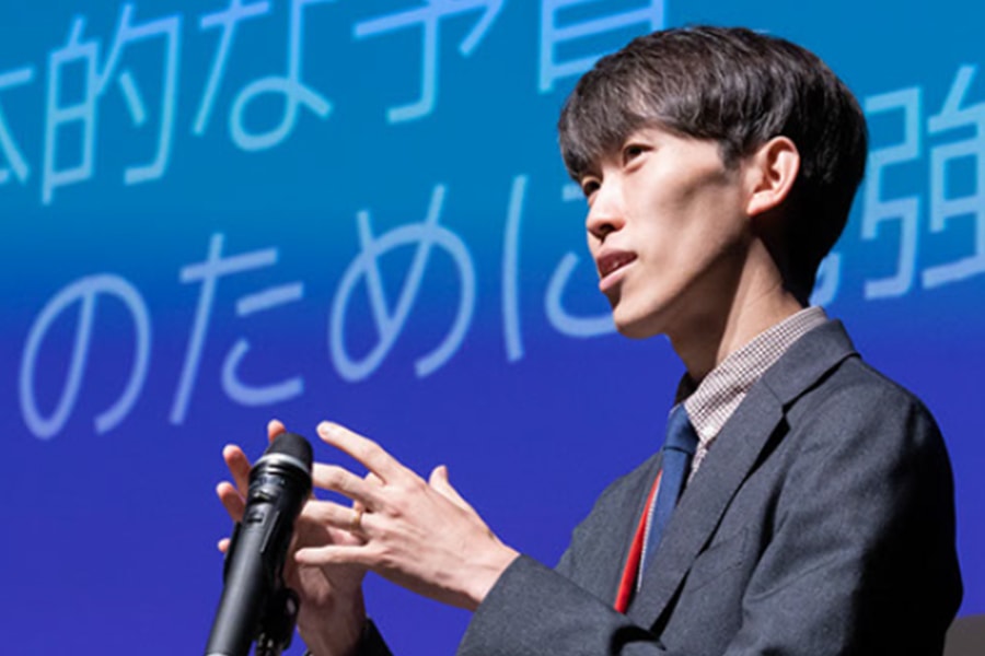 福岡雙葉中学校・高等学校 ICT推進委員長 甲斐 恭平 教諭