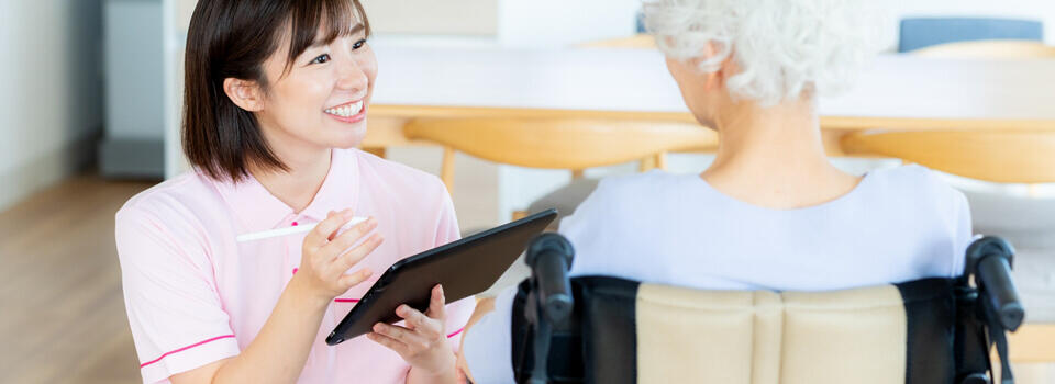 介護の生産性向上方法と必要な取り組みやICTツールを紹介
