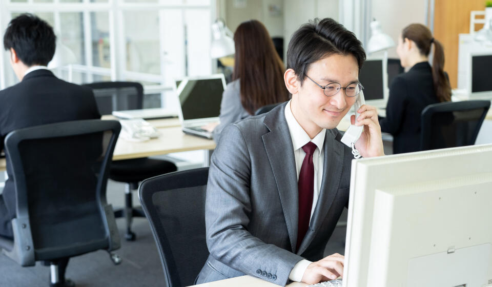 クラウド電話は導入するべき?仕組みやメリットを解説