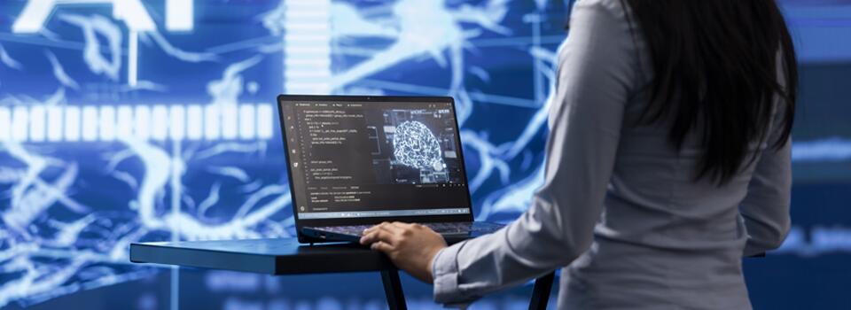 大手企業による生成AIの活用事例!ビジネスシーンの活用例・リスクも解説