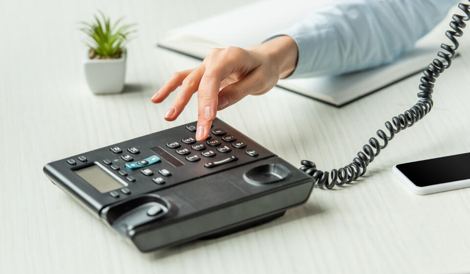 固定電話の使い方が分からない人も安心!ビジネスフォンの使い方
