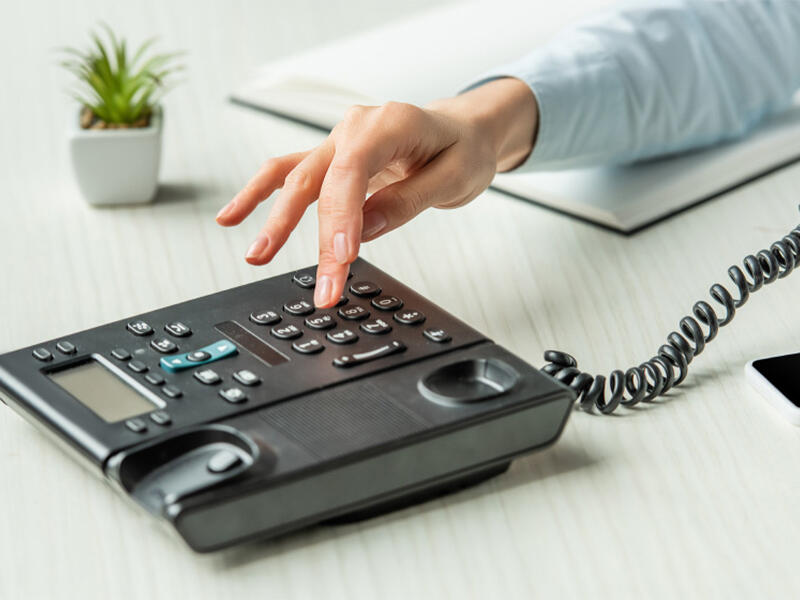 固定電話の使い方が分からない人も安心!ビジネスフォンの使い方