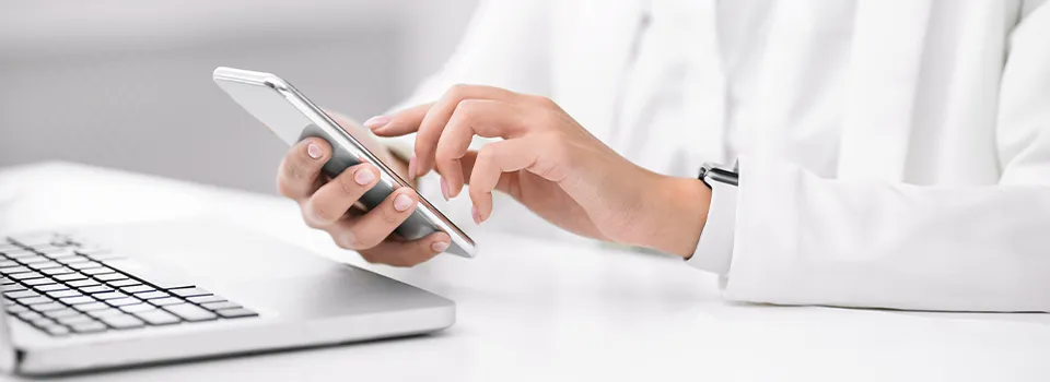 携帯電話の法人契約での必要書類は?手続きの流れや法人契約のメリットも解説