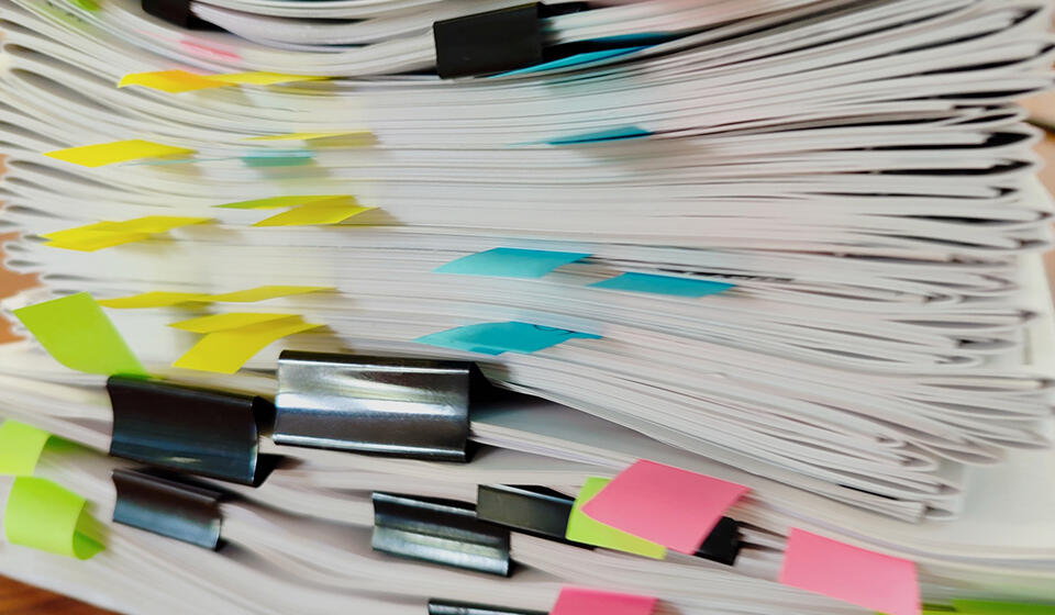 ペーパーレス化の7つのメリットとは?デメリットや成功事例も解説