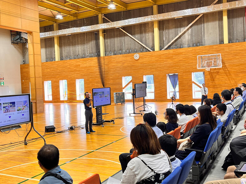 親子で一緒に「iPad の使い方を考える」～菅生学園初等学校の取り組み～ 