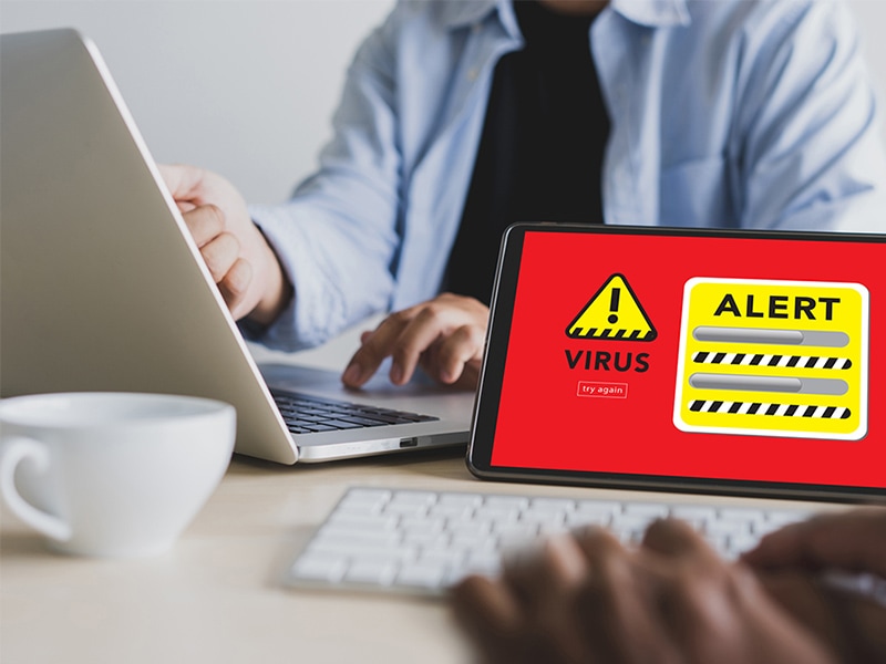 自宅・外出先での通信にはセキュリティ上の不安がある