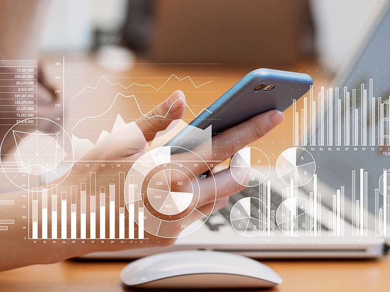 出先でも事務作業や資料作成が可能に、ムダを徹底的にカット